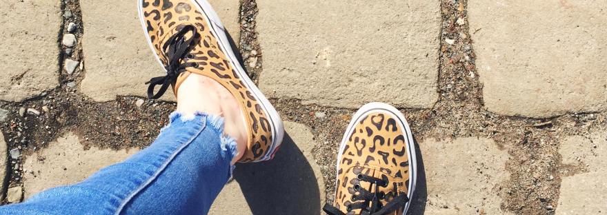 ghosts-of-past-lives-romanticsing-the-past-cobbled-street-ruby-newby